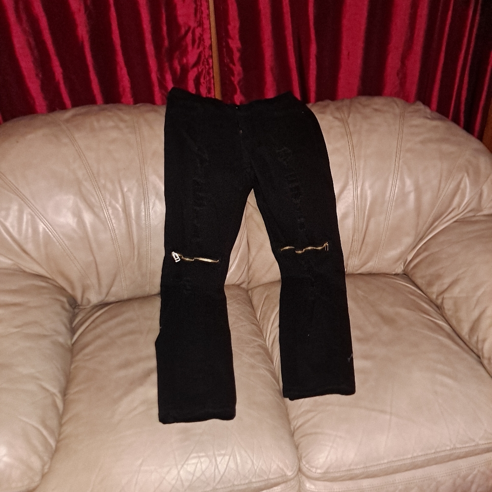 Skinny jeans ripped style